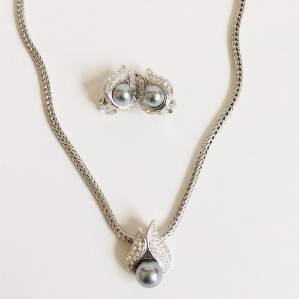 Fashion Silver Necklace With Matching Blue Clip On Pearl Earrings